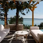 Nyaraló Beatrice Soho Starigrad-Paklenica