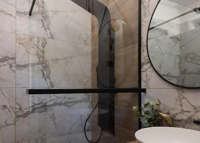 Beatrice Soho Стариград-Пакленица